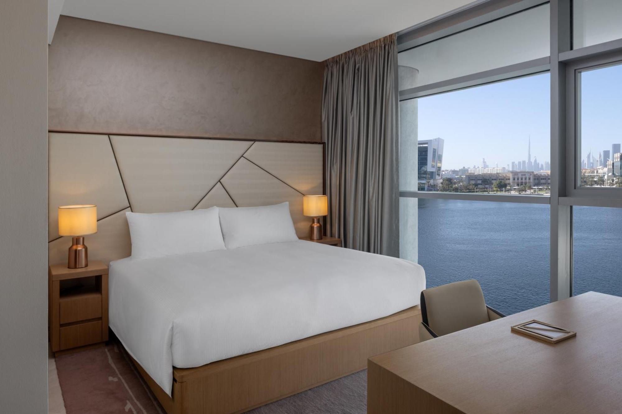 Hilton Dubai Creek Hotel & Residences Exterior foto